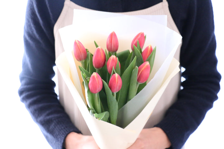 赤色のチューリップの花束（10本）