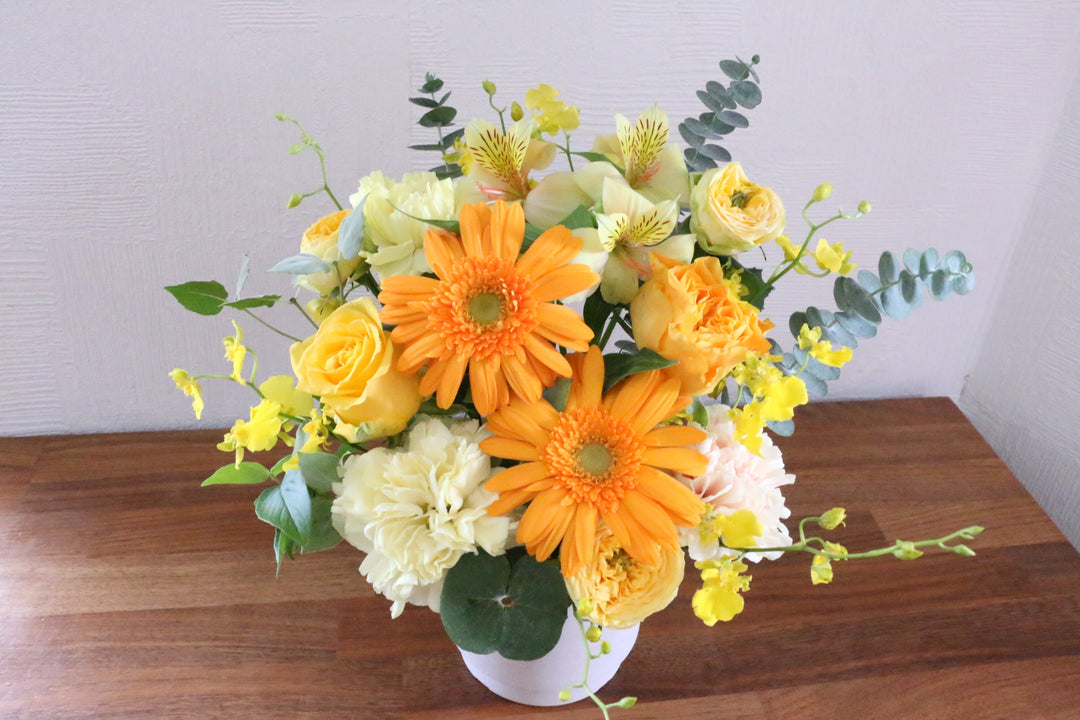 黄色・オレンジ色のアレンジメント 5,000円