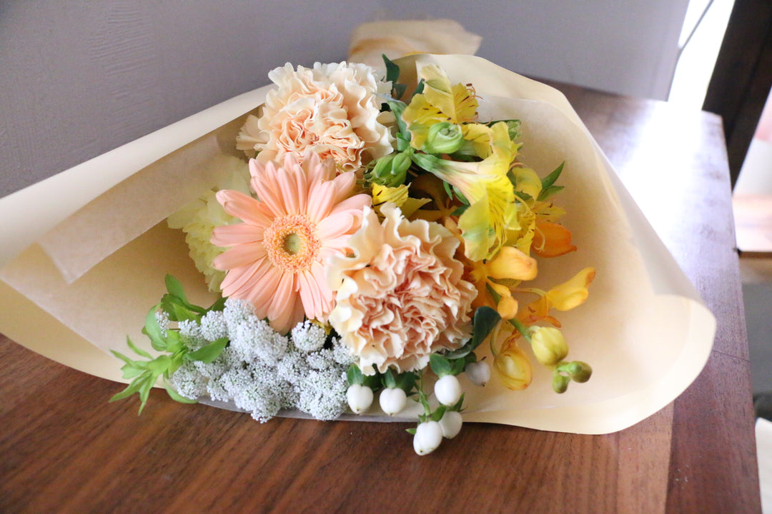 黄色・オレンジの花束　3,000円サイズ