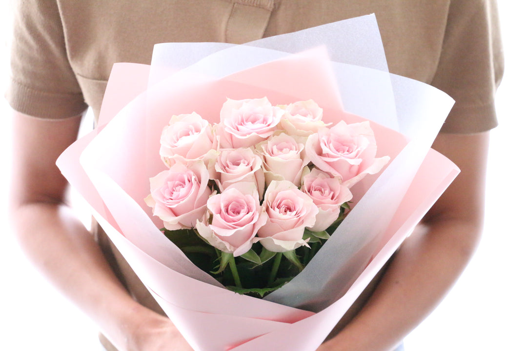 10本のピンク色バラの花束