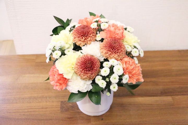 【供花】白色・黄色・オレンジ色のお供えアレンジメント 7,000円