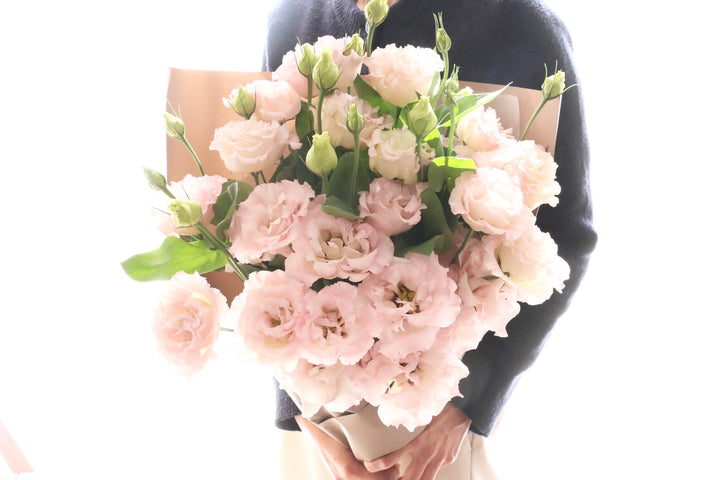 ピンク色のトルコキキョウの花束（10本）