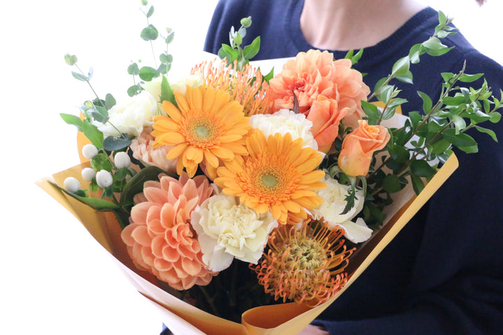 黄色・オレンジ色の花束 9,000円