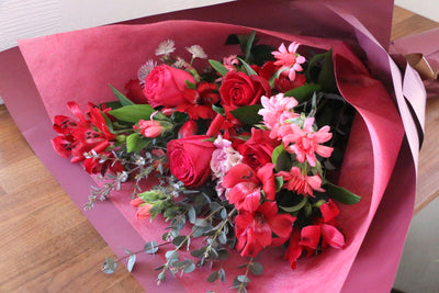 赤色の花束 8,000円