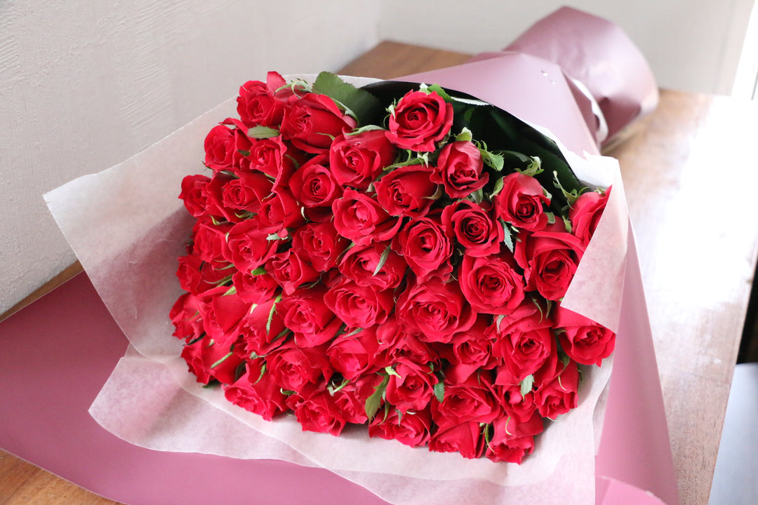 51本の赤いバラの花束
