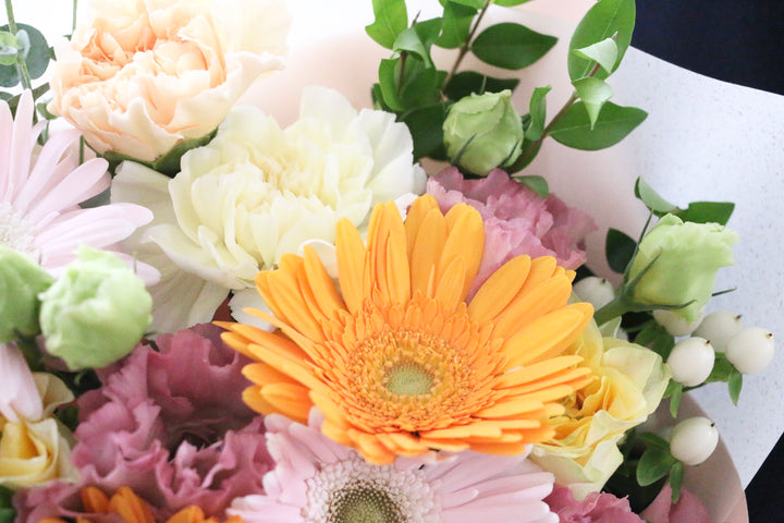 ピンク・黄色の花束  8,000円