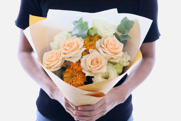 オレンジ色バラ入りの花束 Sサイズ 5,000円