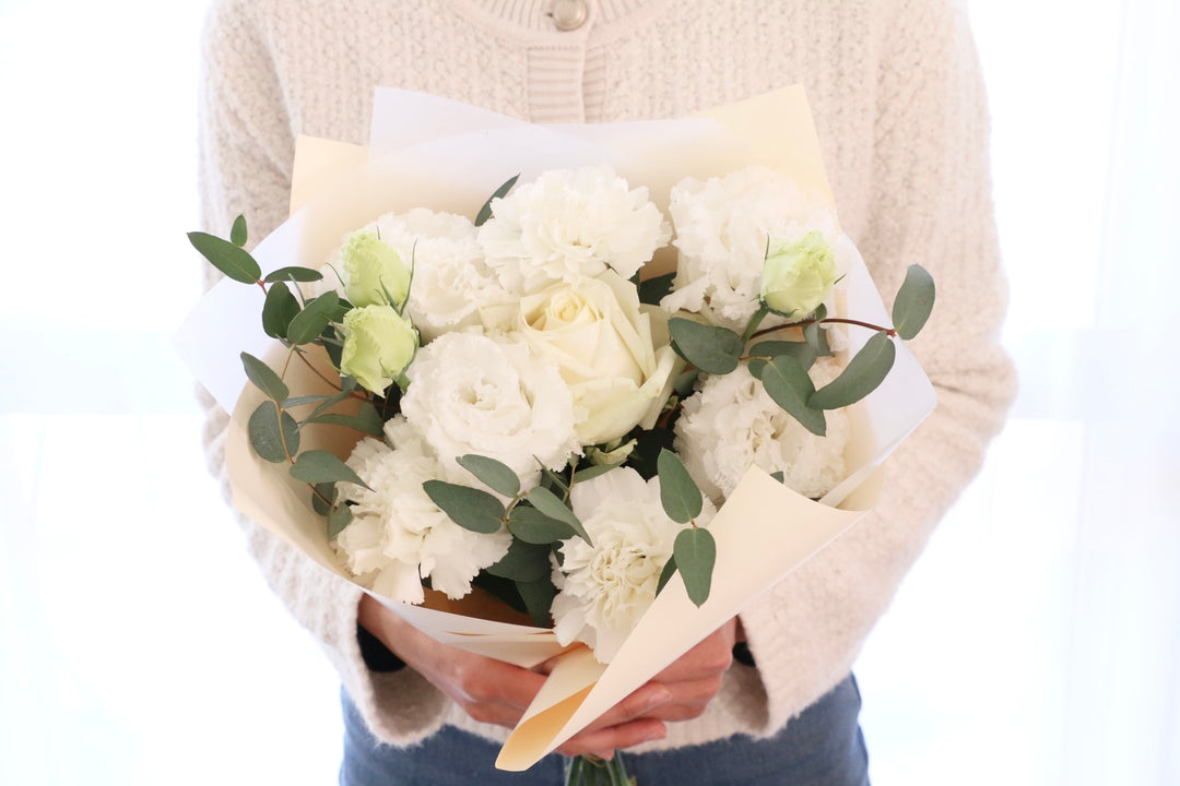 白・グリーンの花束 4,000円