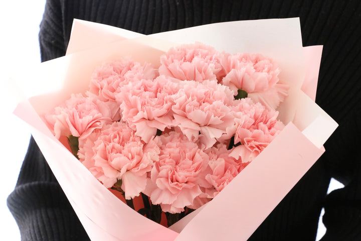 ピンクのカーネーションの花束（10本）