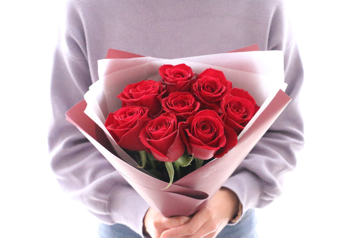 8本の赤いバラの花束-あなたの思いやりに感謝します
