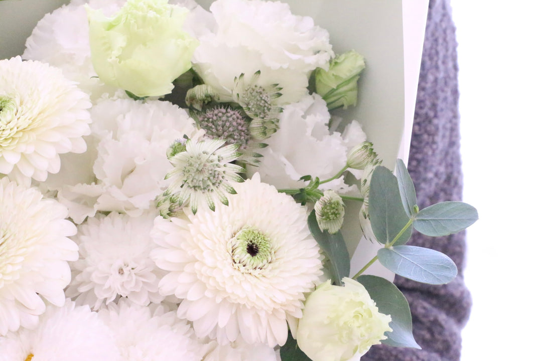 【供花】白色・グリーンのお供え花束 8,000円