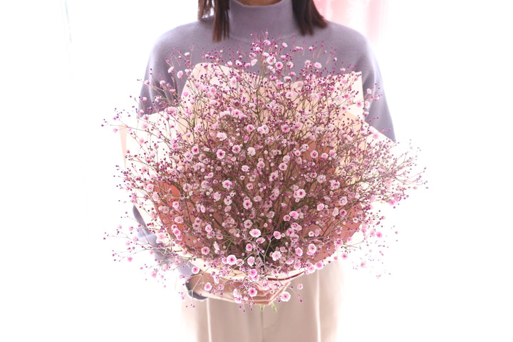 ピンク色のカスミソウ（かすみ草）の花束 5,000円