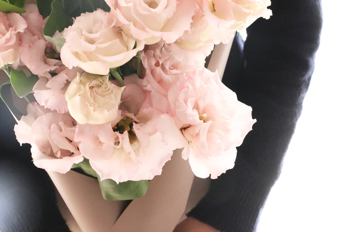 ピンク色のトルコキキョウの花束（5本）