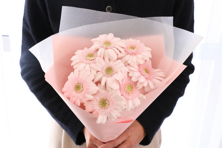 ピンク色のガーベラの花束（8本）-あなたの思いやりに感謝します