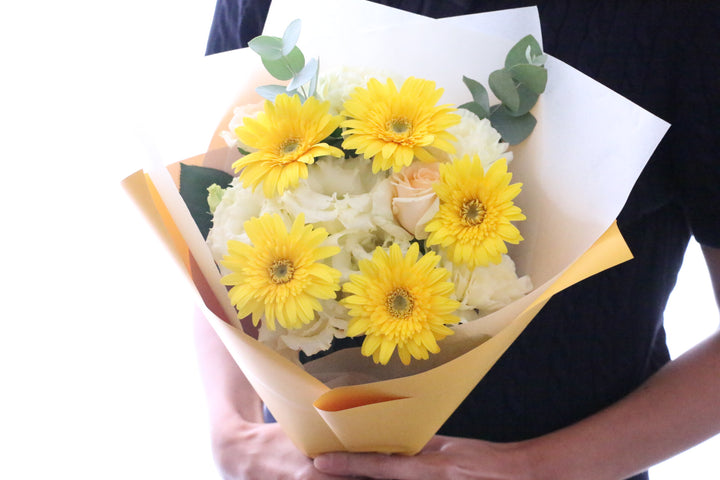 黄色ガーベラ入りの花束 Lサイズ 5,000円
