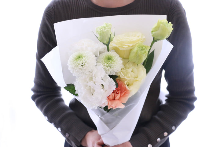 【供花】白色・黄色・オレンジ色のお供え花束 4,000円