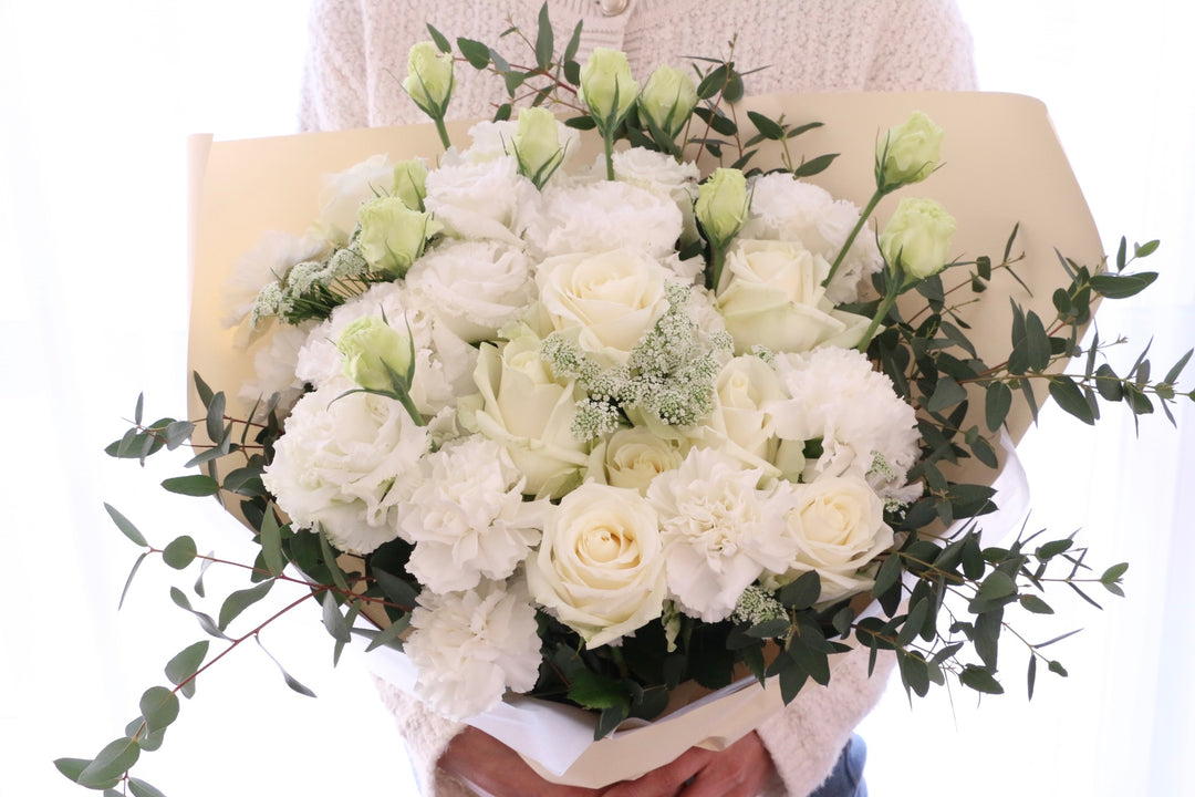白・グリーンの花束 15,000円