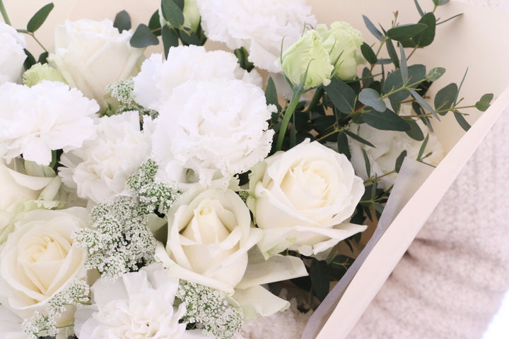 白・グリーンの花束 9,000円