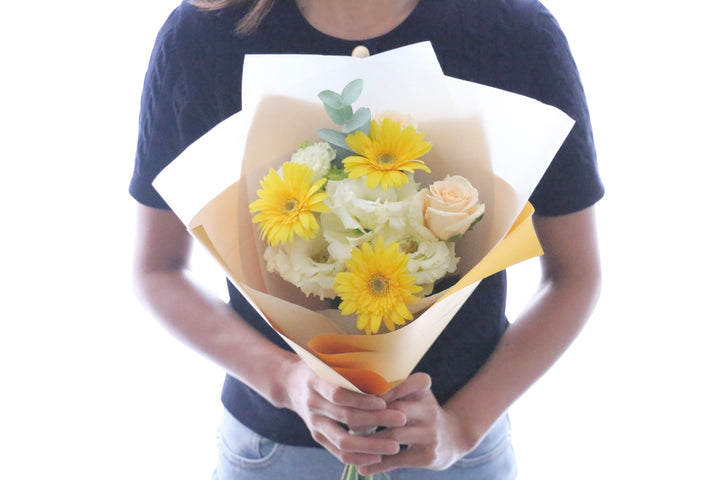 黄色ガーベラ入りの花束 Sサイズ 3,000円