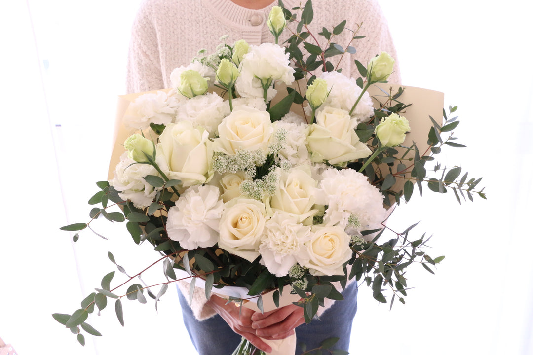 白・グリーンの花束 12,000円
