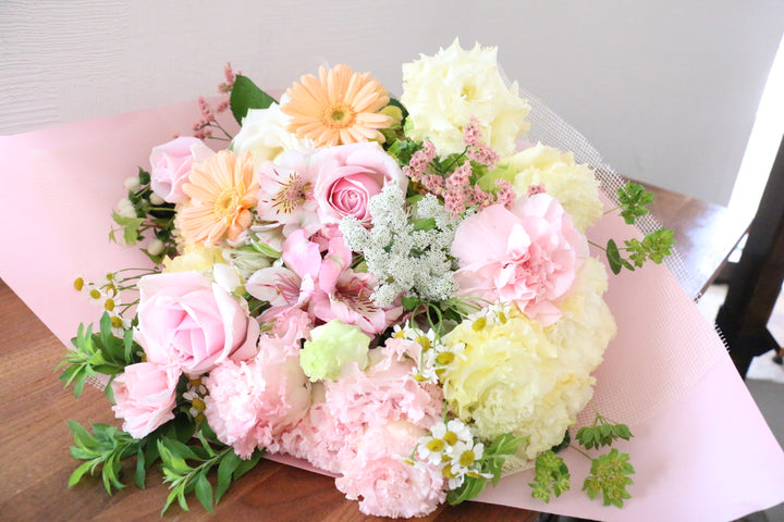ピンク・黄色の花束　10,000円サイズ