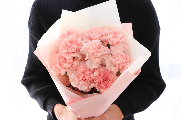 ピンクのカーネーションの花束（9本）-いつまでも一緒にいてください