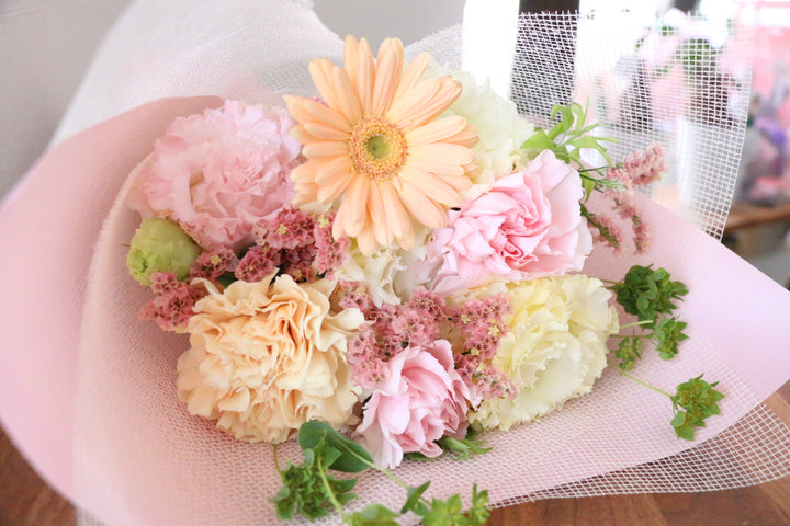 ピンク・黄色の花束　3,000円サイズ