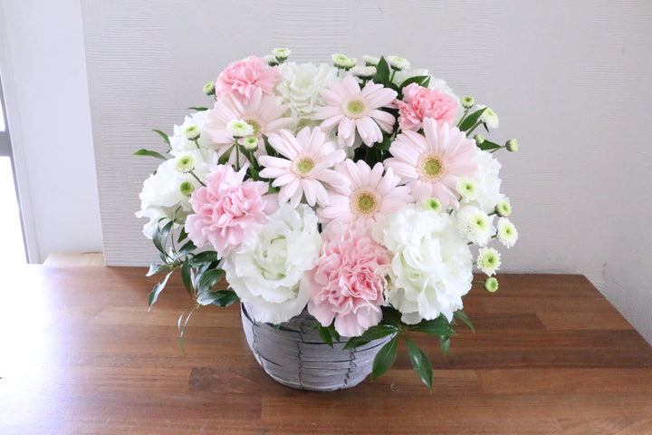 【供花】白色・ピンク色のお供えアレンジメント 8,000円