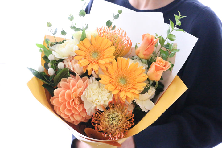 黄色・オレンジ色の花束 8,000円