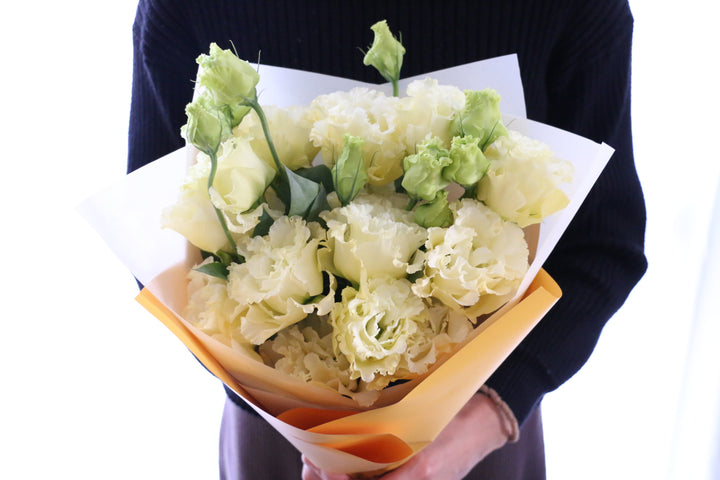クリーム色のトルコキキョウの花束（5本）