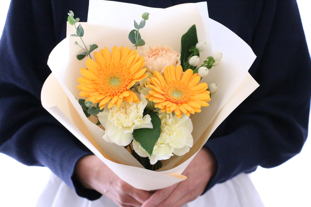 黄色・オレンジ色の花束 3,000円