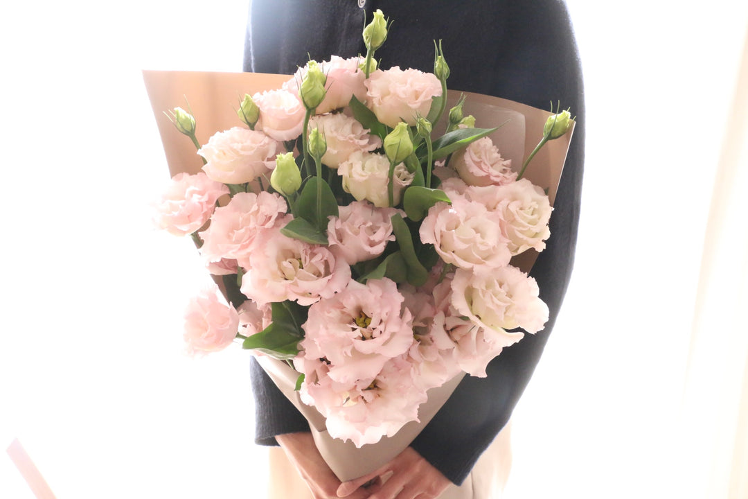 ピンク色のトルコキキョウの花束（9本）