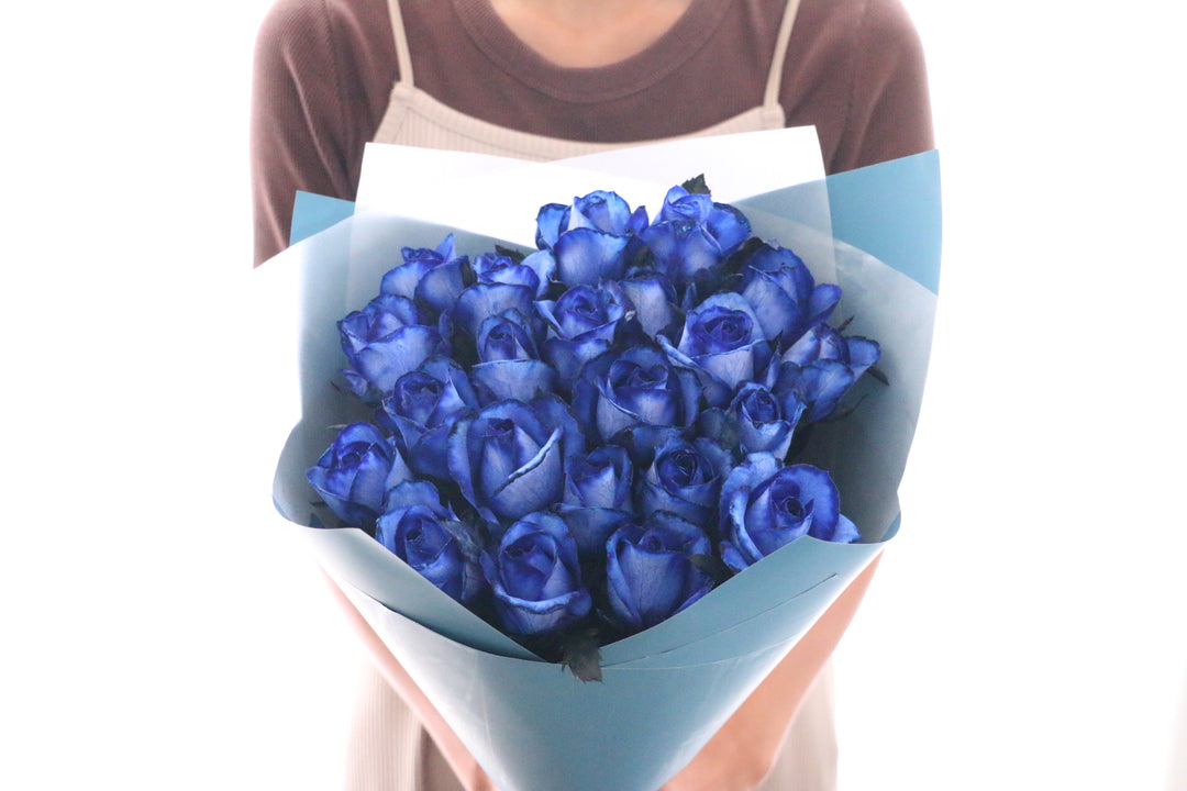 22本の青いバラの花束