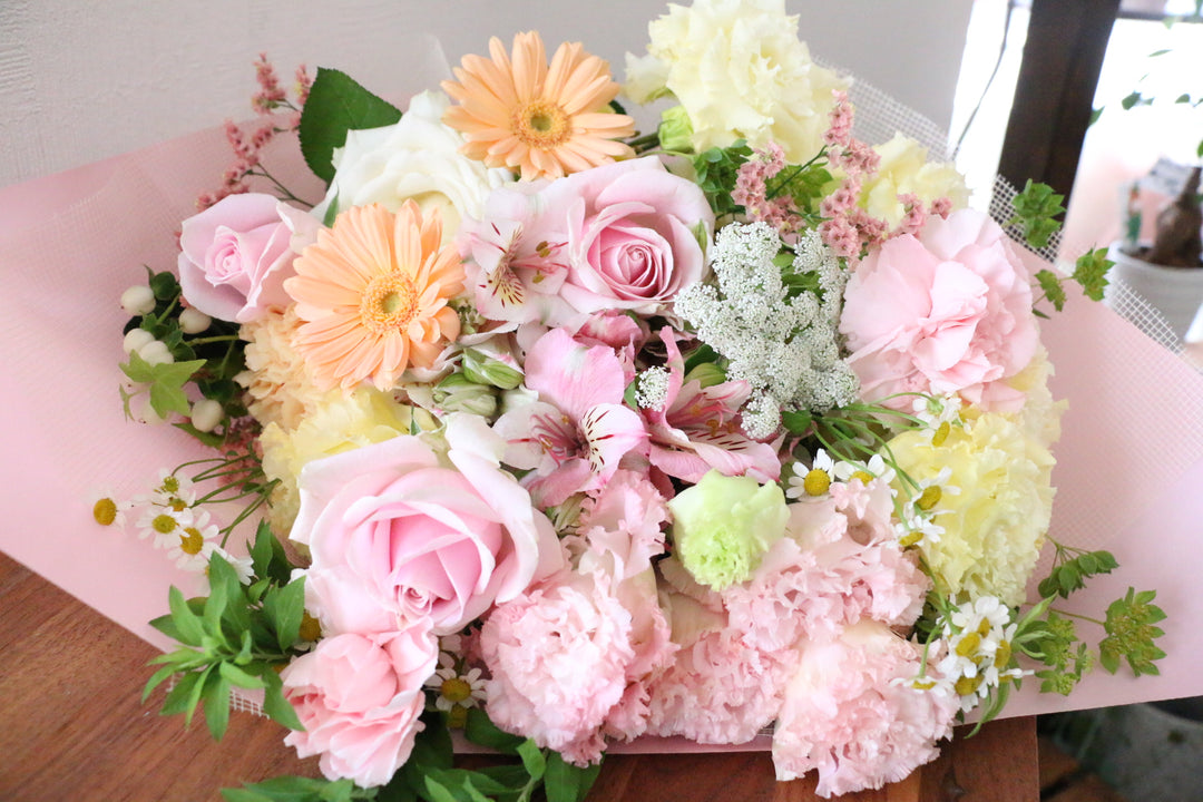 ピンク・黄色の花束　10,000円サイズ