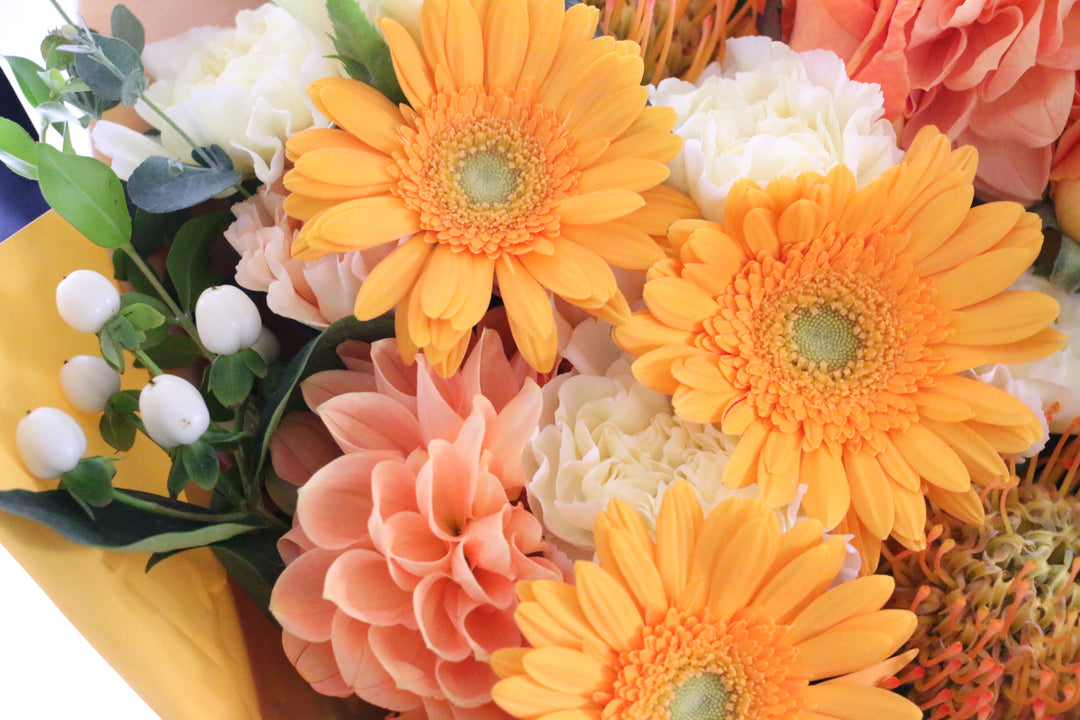 黄色・オレンジ色の花束 10,000円