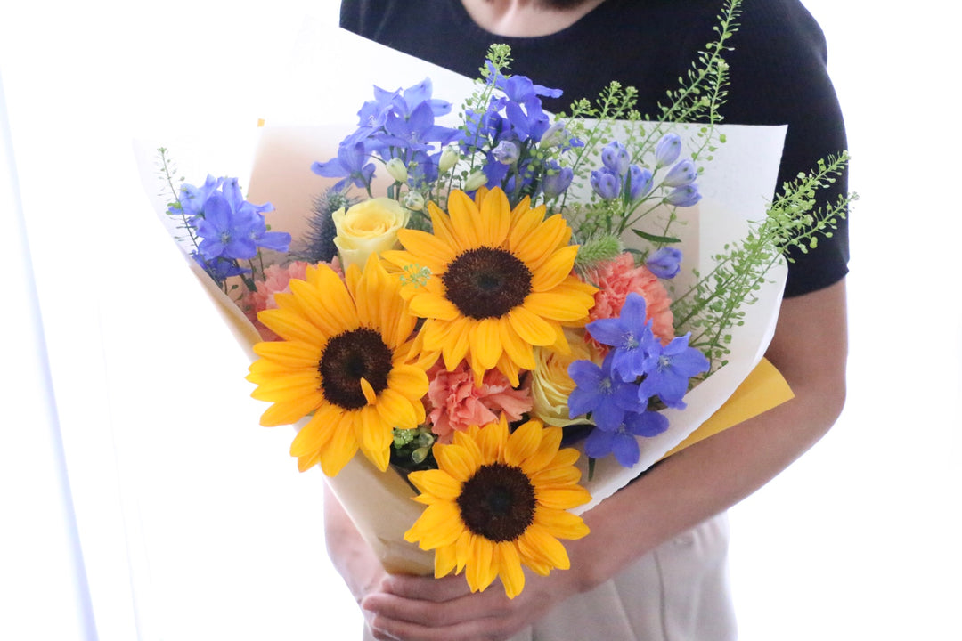 【父の日限定】ひまわり入り花束Mサイズ