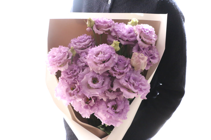 紫色のトルコキキョウの花束（6本）