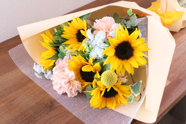 オレンジ色のひまわりの花束 Mサイズ