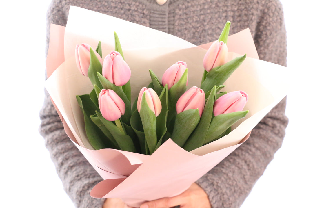 ピンクのチューリップの花束（8本）