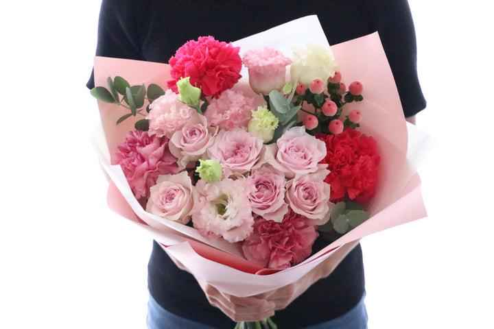 ピンク色バラ入りの花束 Mサイズ 8,000円