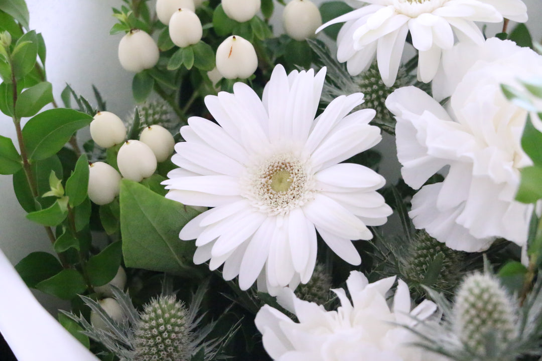 白・グリーンの花束 4,000円