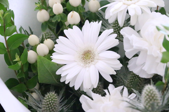 白・グリーンの花束 4,000円