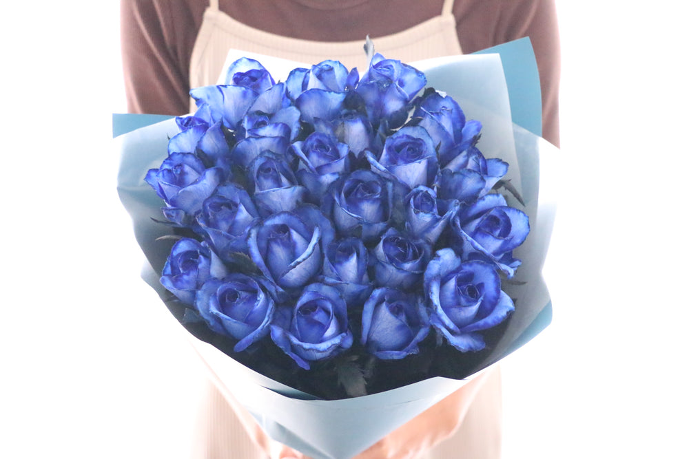 24本の青いバラの花束