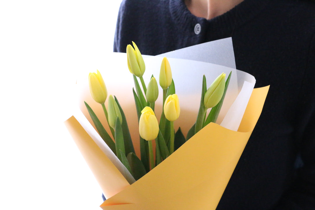 黄色のチューリップの花束（8本）