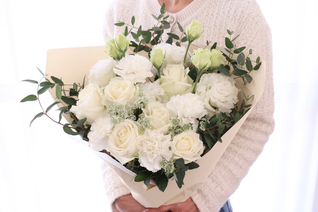 白・グリーンの花束 10,000円