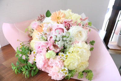 ピンク・黄色の花束 15,000円