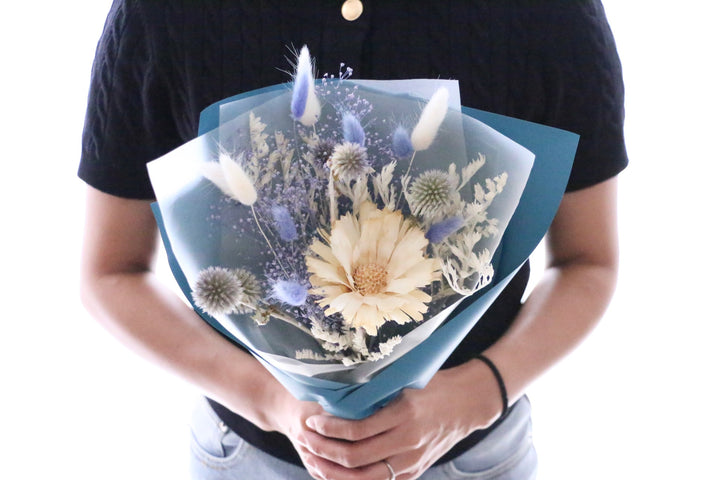 青系のドライフラワーの花束 Sサイズ　3,000円