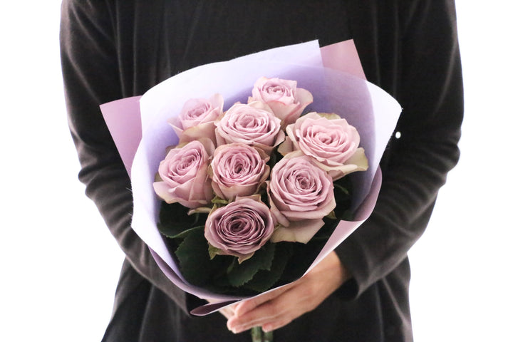 紫色のバラの花束（8本）-あなたの思いやりに感謝します