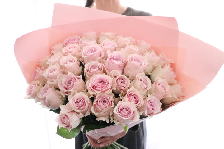 36本のピンク色のバラの花束-ロマンチック