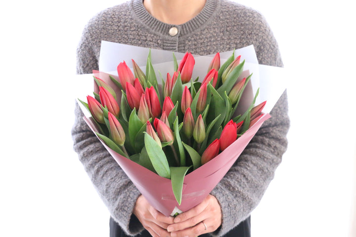 赤いチューリップの花束（30本）
